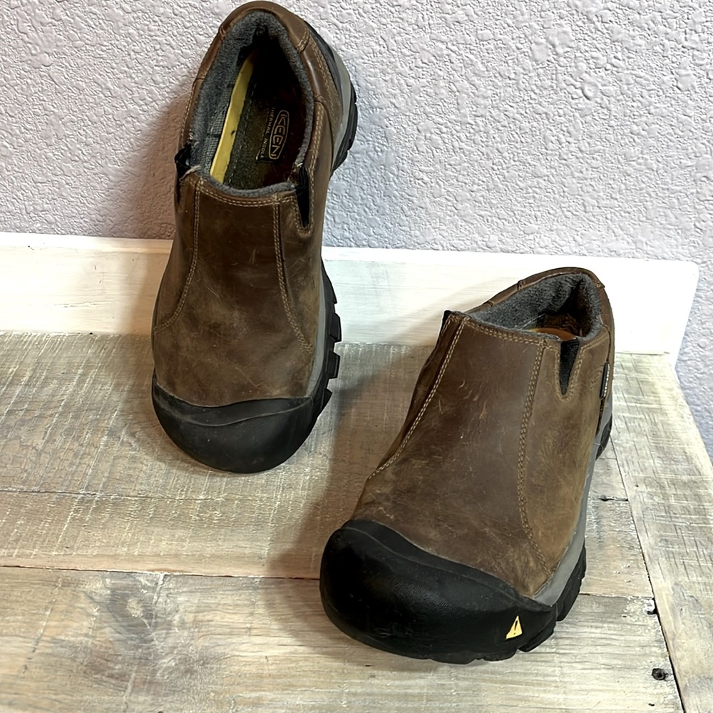 Keen brown leather slip on waterproof/ dual climate rubber men’s 7.5